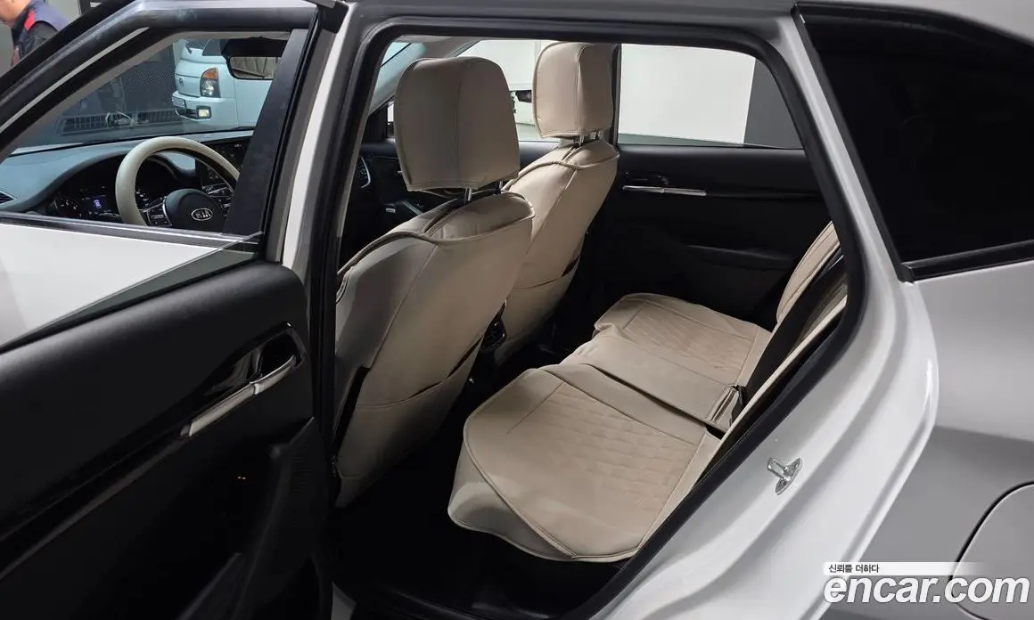 Kia Seltos 2020 1.6 автомат (гидро), фото 17