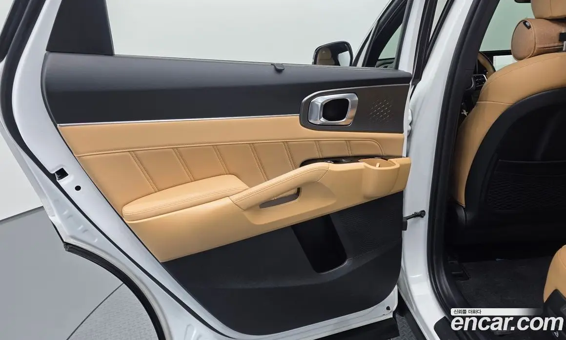 Kia Sorento 2023 1.6 автомат (гидро), фото 15