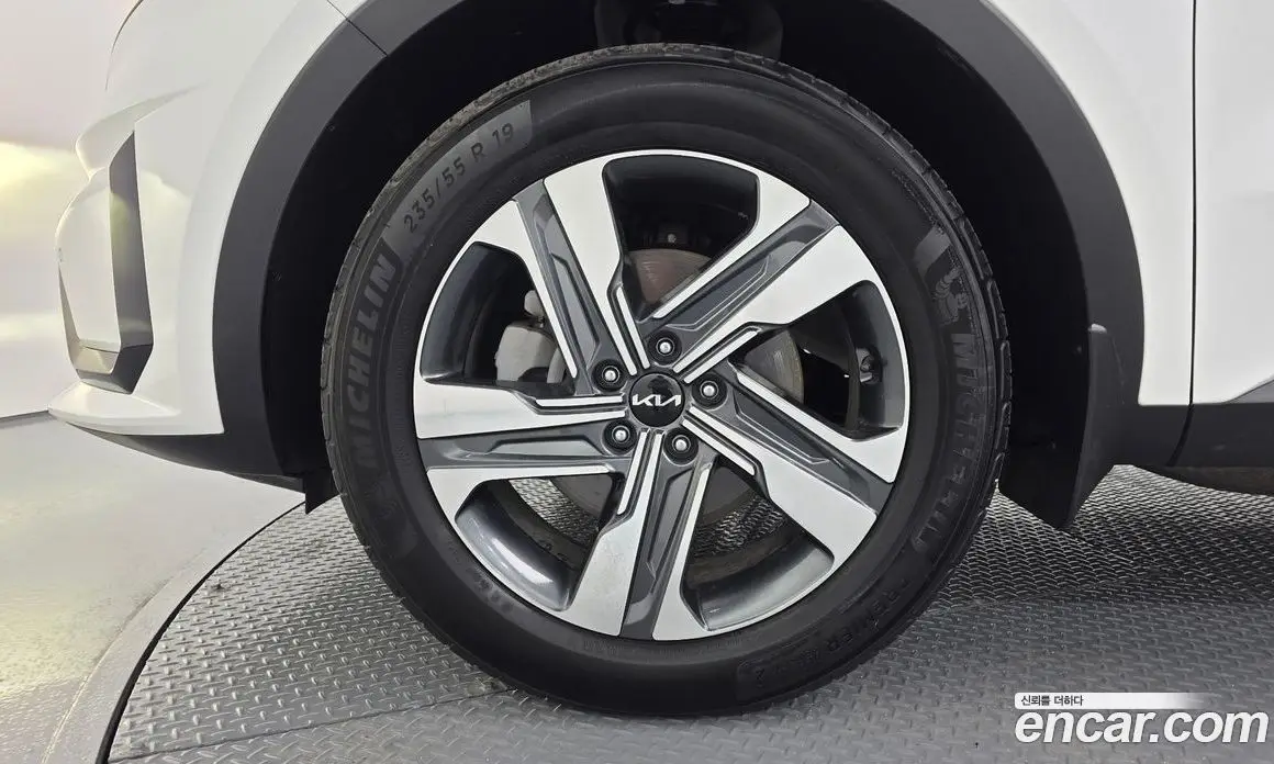 Kia Sorento 2023 1.6 автомат (гидро), фото 5
