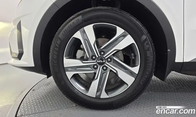 Kia Sorento 2023 1.6 автомат (гидро), миниатюра 5