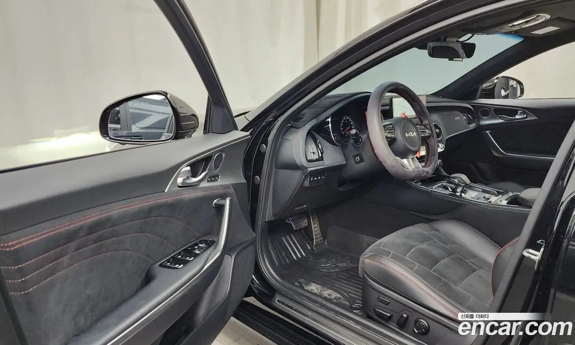 Kia Stinger 2023 3.3 автомат (гидро), фото 13