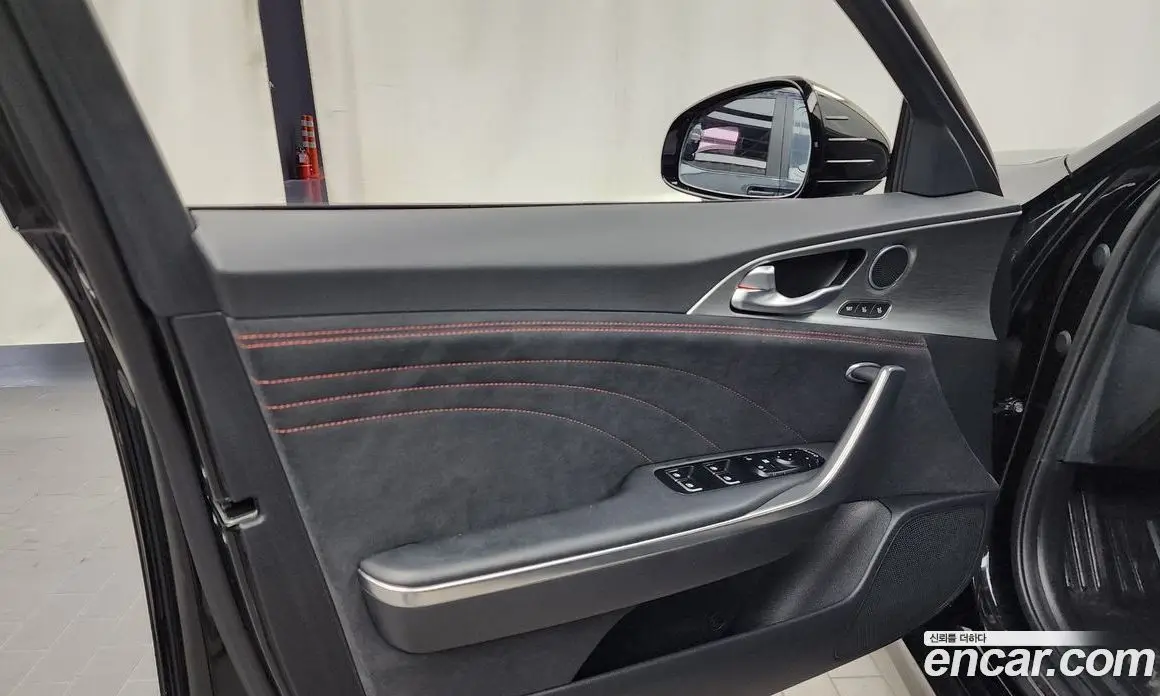 Kia Stinger 2023 3.3 автомат (гидро), фото 14