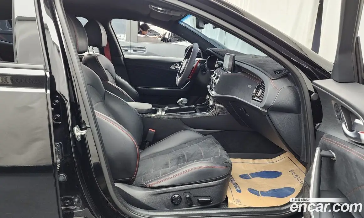 Kia Stinger 2023 3.3 автомат (гидро), фото 17