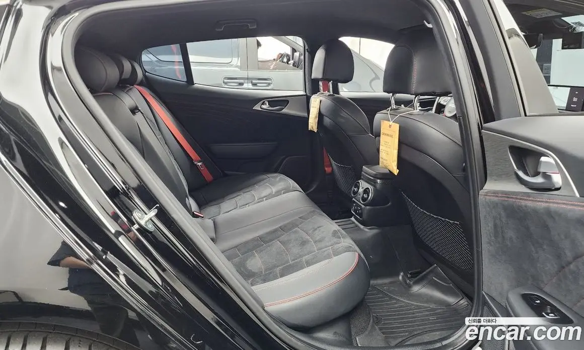 Kia Stinger 2023 3.3 автомат (гидро), фото 18
