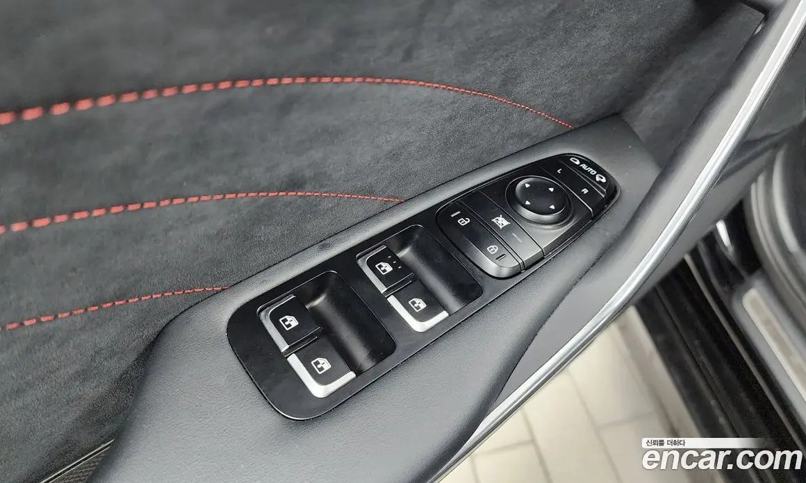 Kia Stinger 2023 3.3 автомат (гидро), фото 29