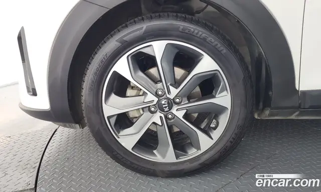 Kia Stonic 2018 1.0 автомат (гидро), миниатюра 5