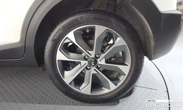 Kia Stonic 2018 1.0 автомат (гидро), миниатюра 7