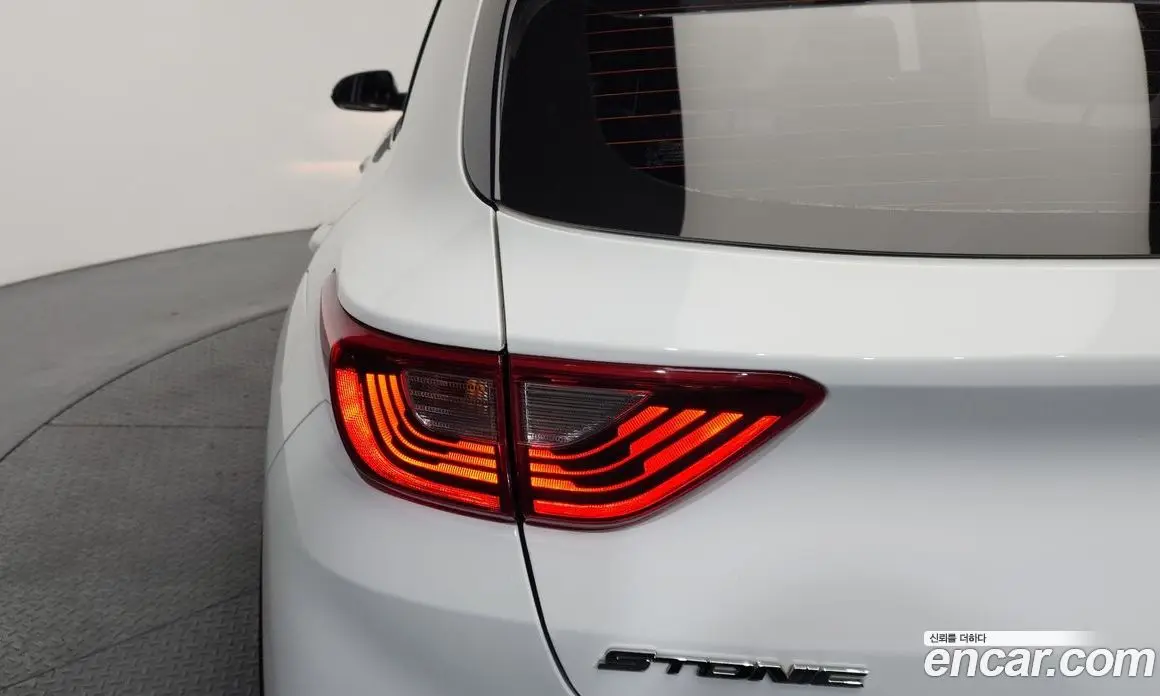 Kia Stonic 2018 1.0 автомат (гидро), фото 9
