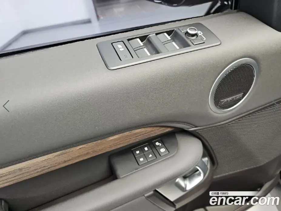 Land Rover Discovery 2017 3.0 автомат (гидро), фото 19