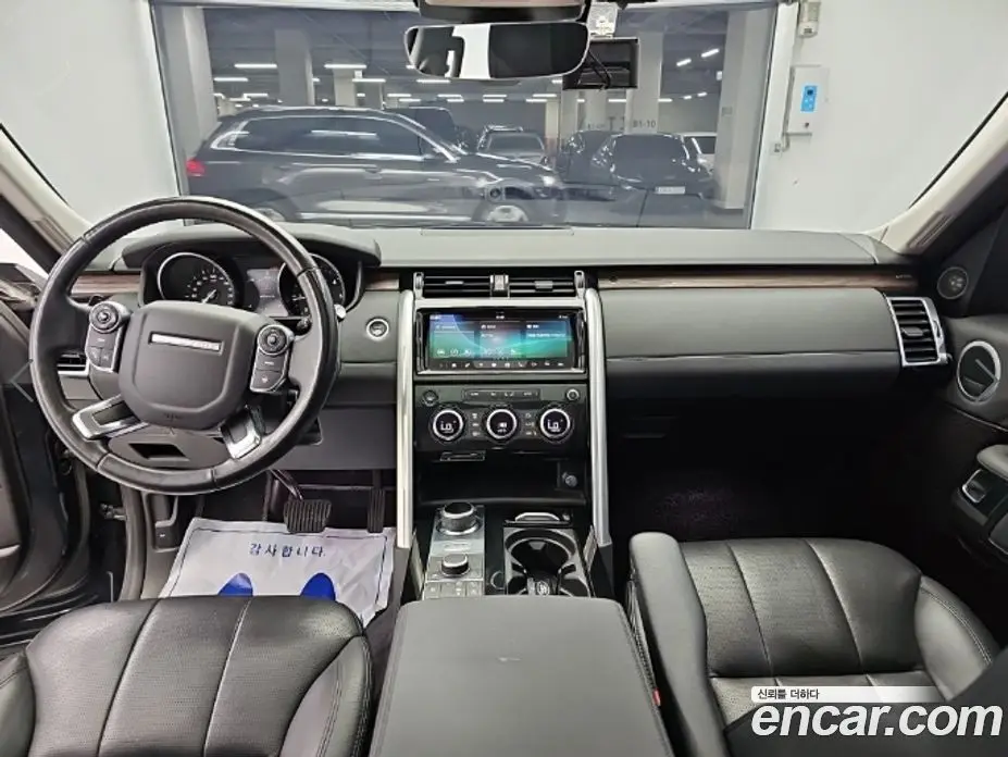 Land Rover Discovery 2017 3.0 автомат (гидро), фото 7