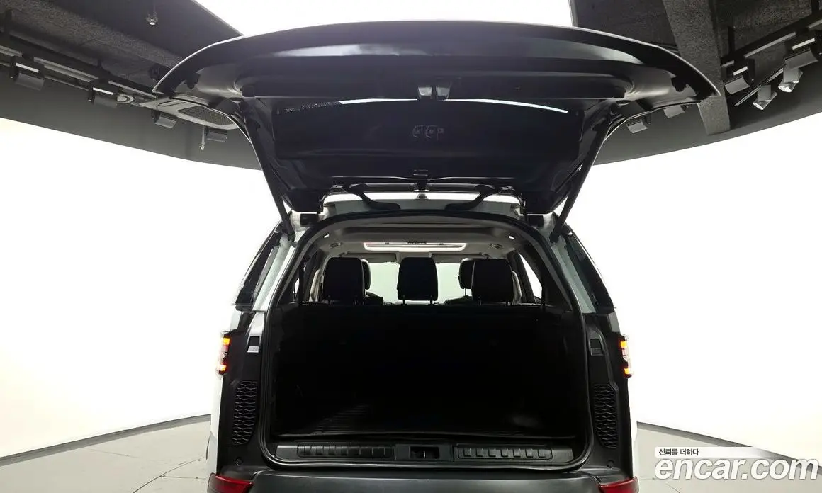 Land Rover Discovery 2019 2.0 автомат (гидро), фото 20 Land Rover Discovery 2019 2.0 автомат (гидро), фото 20