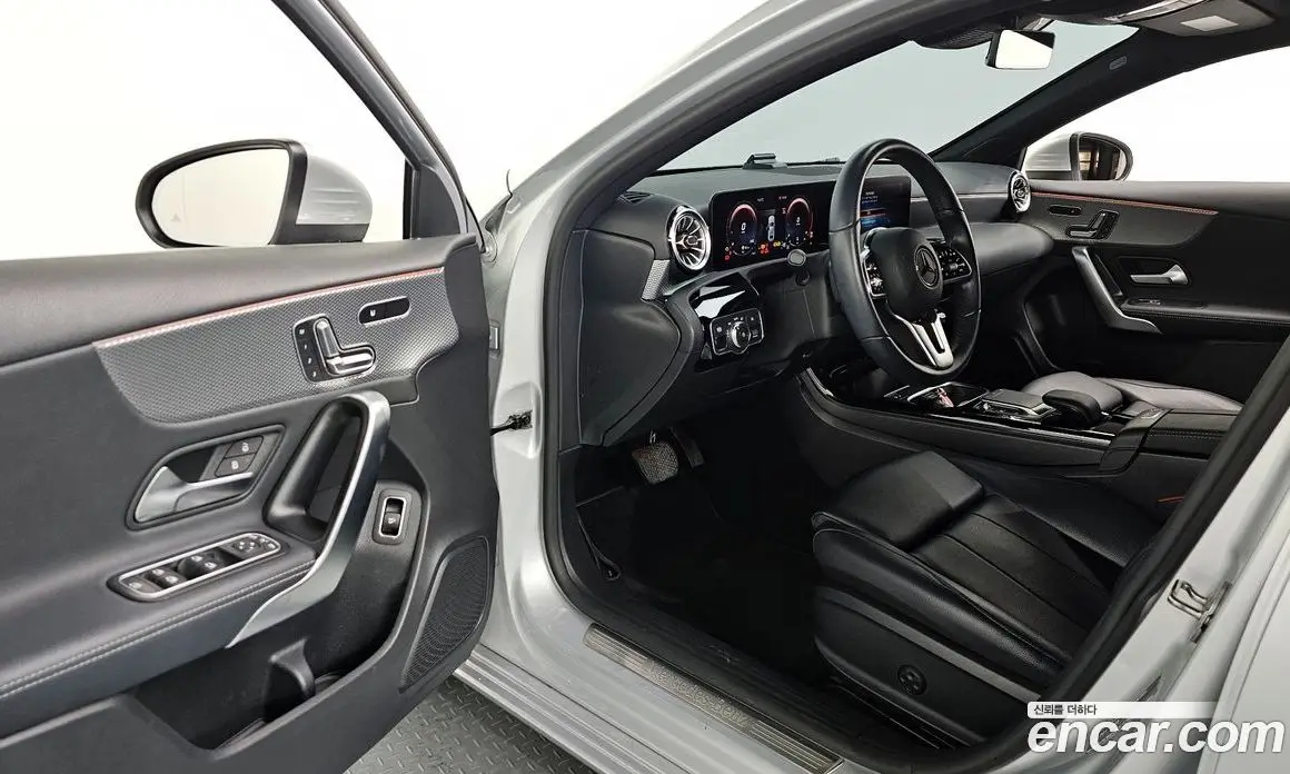 Mercedes-Benz A-Class 2022 2.0 автомат (гидро), фото 11