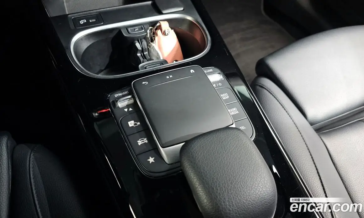 Mercedes-Benz A-Class 2022 2.0 автомат (гидро), фото 19