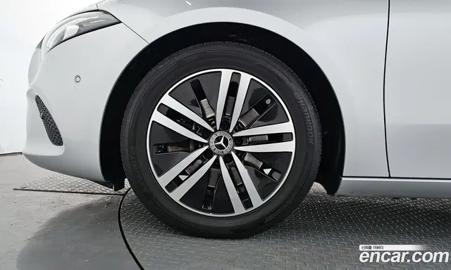 Mercedes-Benz A-Class 2022 2.0 автомат (гидро), миниатюра 5