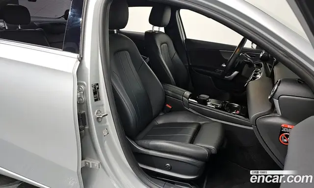 Mercedes-Benz A-Class 2022 2.0 автомат (гидро), миниатюра 10