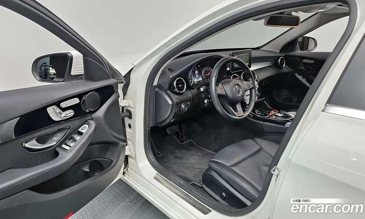 Mercedes-Benz C-Class 2018 2.0 автомат (гидро), фото 11