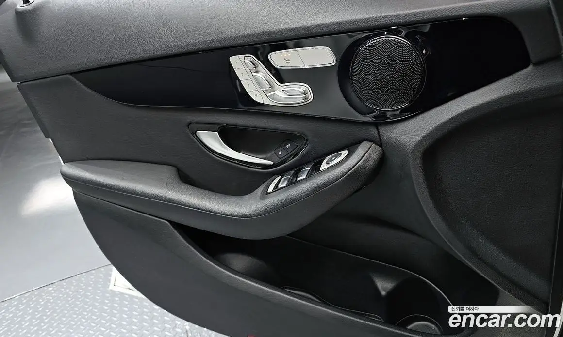 Mercedes-Benz C-Class 2018 2.0 автомат (гидро), фото 15