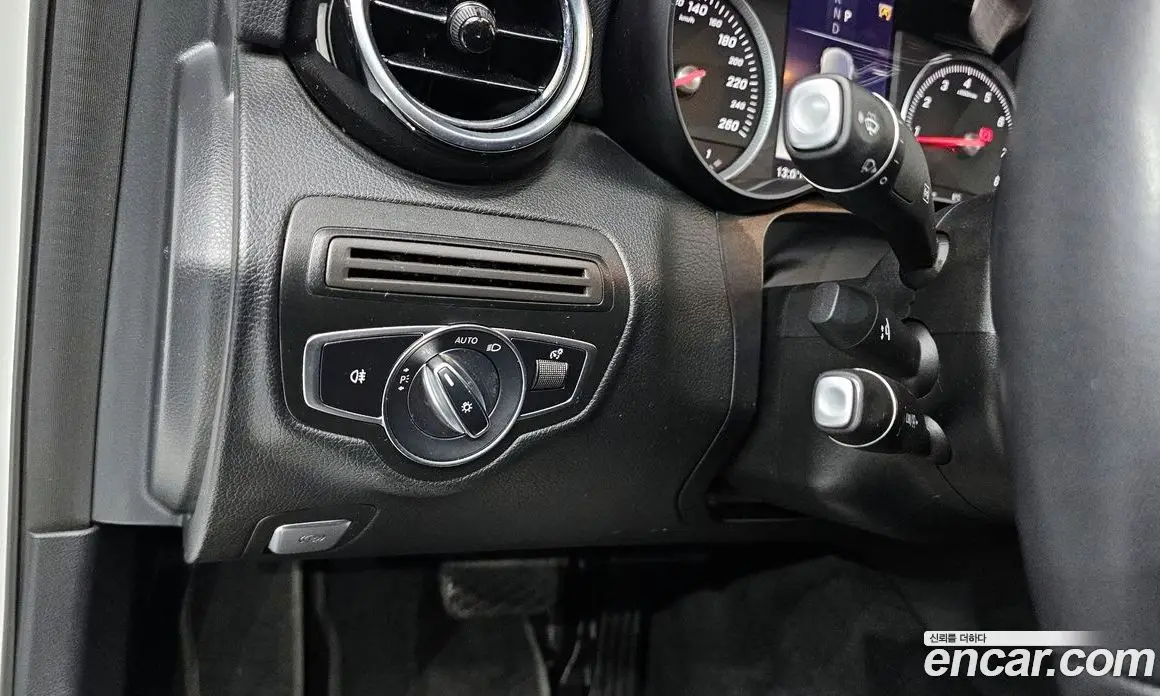Mercedes-Benz C-Class 2018 2.0 автомат (гидро), фото 16