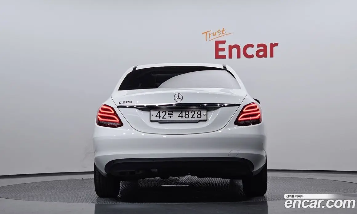 Mercedes-Benz C-Class 2018 2.0 автомат (гидро), фото 4