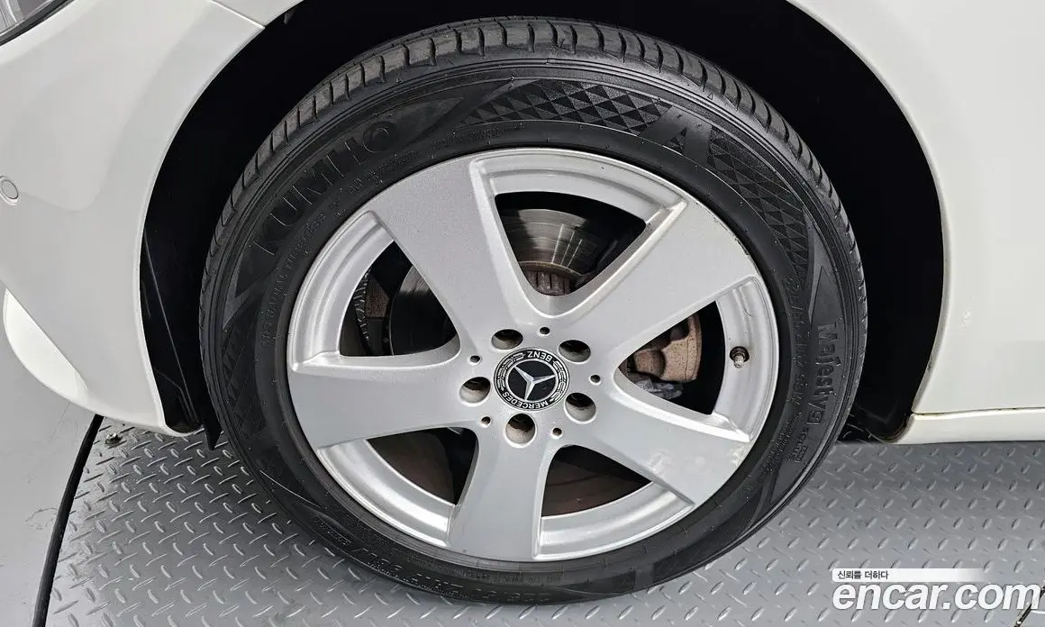 Mercedes-Benz C-Class 2018 2.0 автомат (гидро), фото 5
