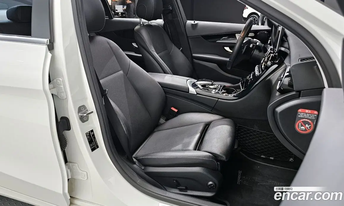 Mercedes-Benz C-Class 2018 2.0 автомат (гидро), фото 10
