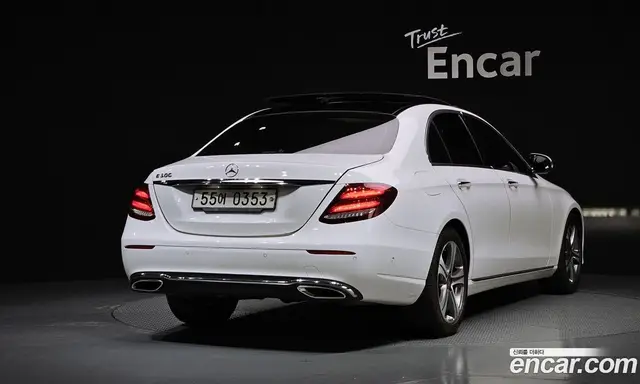 Mercedes-Benz E-Class 2016 2.0 автомат (гидро), миниатюра 2