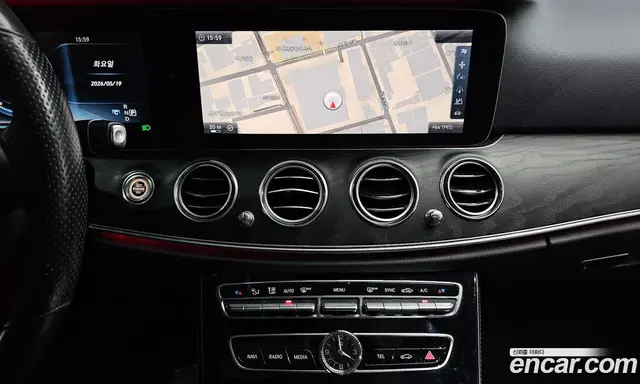 Mercedes-Benz E-Class 2016 2.0 автомат (гидро), миниатюра 12