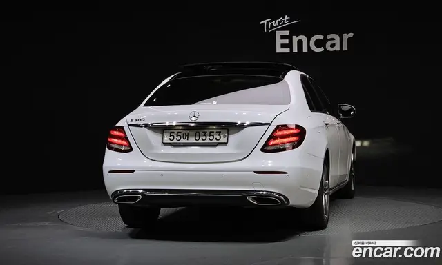 Mercedes-Benz E-Class 2016 2.0 автомат (гидро), миниатюра 4