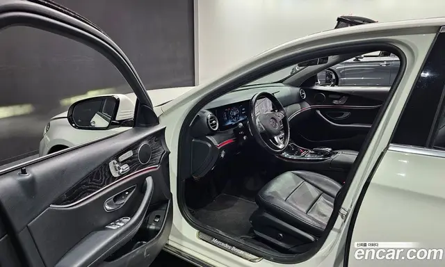 Mercedes-Benz E-Class 2016 2.0 автомат (гидро), миниатюра 10