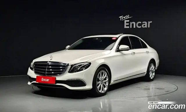 Mercedes-Benz E-Class 2016 1.9 автомат (гидро), миниатюра 1