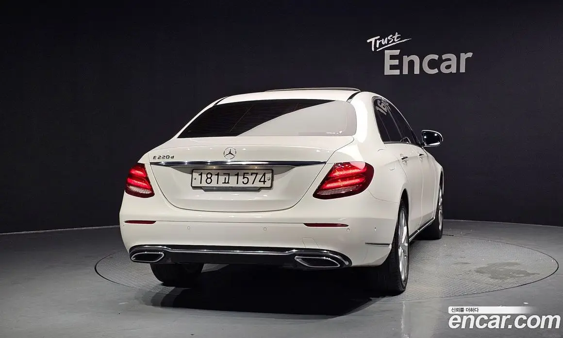 Mercedes-Benz E-Class 2016 1.9 автомат (гидро), фото 4