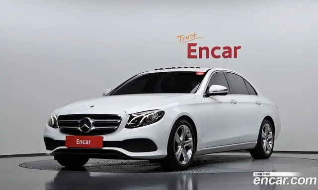 Mercedes-Benz E-Class 2017 2.0 автомат (гидро), миниатюра 1