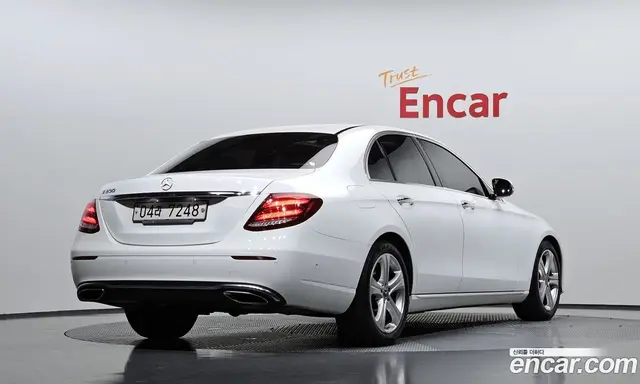 Mercedes-Benz E-Class 2017 2.0 автомат (гидро), миниатюра 2