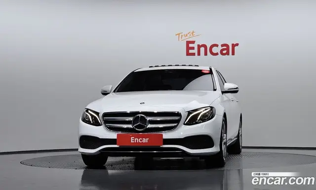 Mercedes-Benz E-Class 2017 2.0 автомат (гидро), миниатюра 3