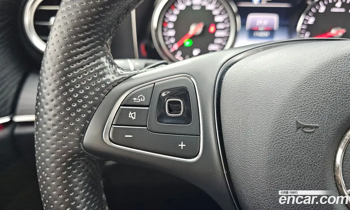 Mercedes-Benz E-Class 2017 2.0 автомат (гидро), фото 28