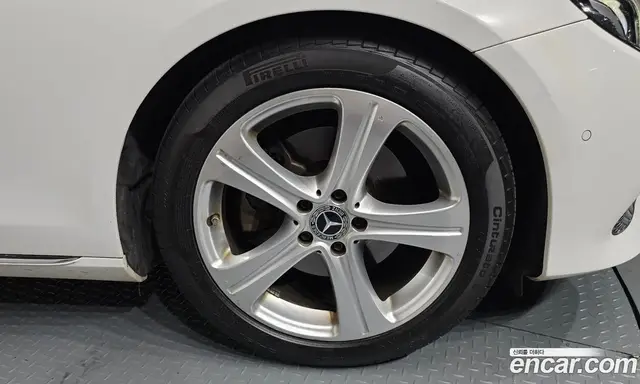 Mercedes-Benz E-Class 2017 2.0 автомат (гидро), миниатюра 5