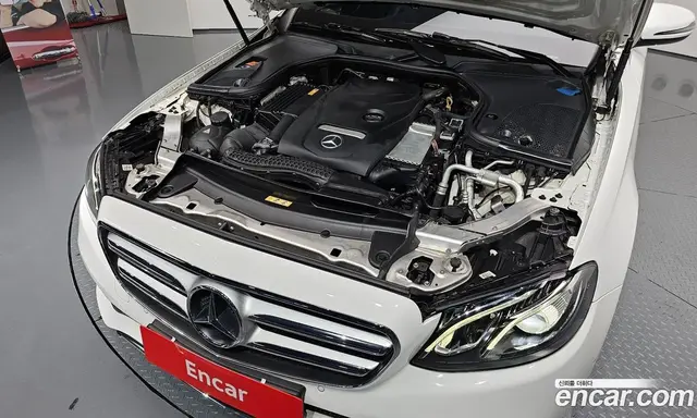 Mercedes-Benz E-Class 2017 2.0 автомат (гидро), миниатюра 6