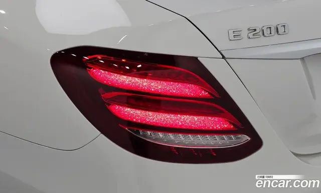 Mercedes-Benz E-Class 2017 2.0 автомат (гидро), миниатюра 9