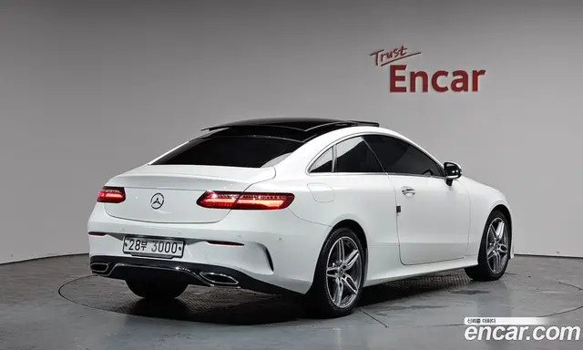 Mercedes-Benz E-Class 2017 1.9 автомат (гидро), миниатюра 1