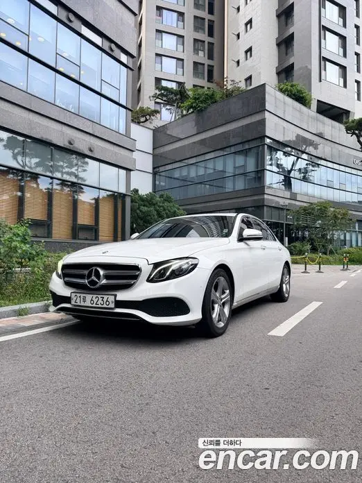 Mercedes-Benz E-Class 2017 2.0 автомат (гидро), миниатюра 1