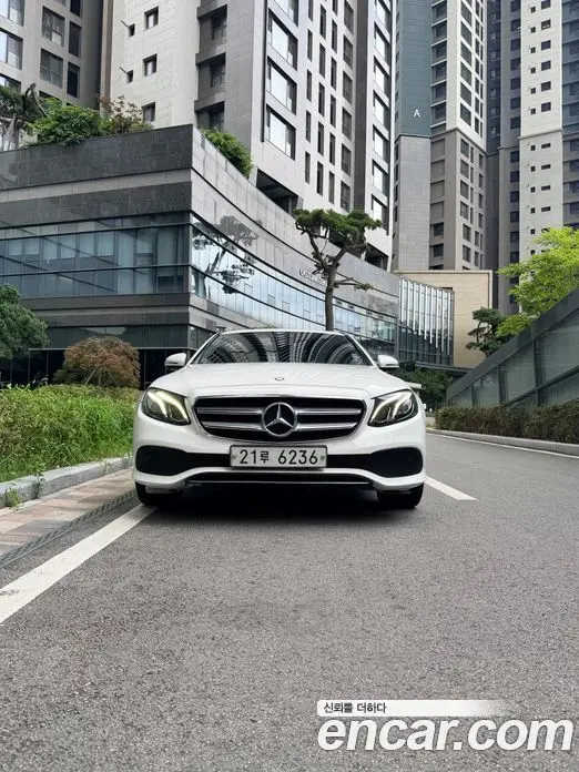 Mercedes-Benz E-Class 2017 2.0 автомат (гидро), миниатюра 3