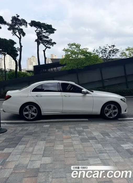 Mercedes-Benz E-Class 2017 2.0 автомат (гидро), миниатюра 5