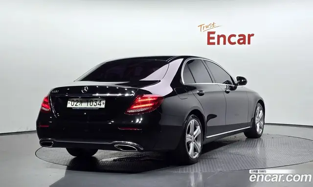 Mercedes-Benz E-Class 2017 2.0 автомат (гидро), миниатюра 2
