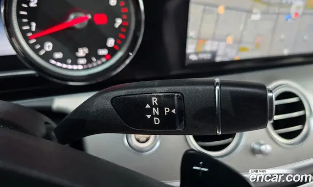 Mercedes-Benz E-Class 2017 2.0 автомат (гидро), миниатюра 9