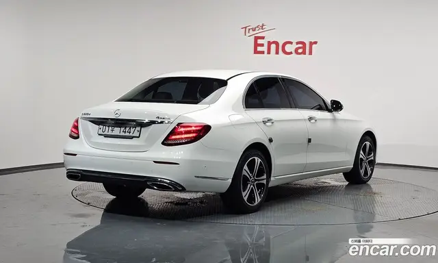 Mercedes-Benz E-Class 2017 1.9 автомат (гидро), миниатюра 2