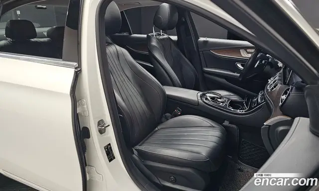 Mercedes-Benz E-Class 2017 1.9 автомат (гидро), миниатюра 10