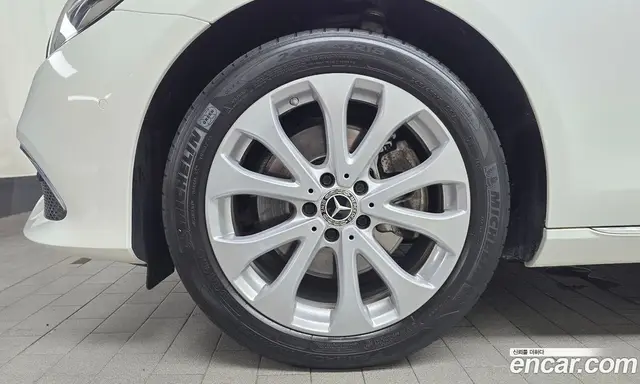 Mercedes-Benz E-Class 2018 1.9 автомат (гидро), миниатюра 5