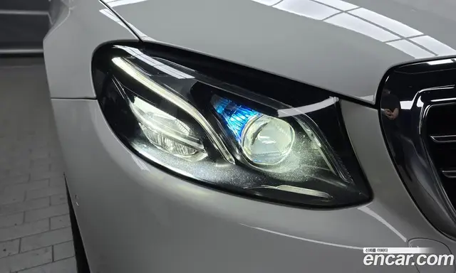 Mercedes-Benz E-Class 2018 1.9 автомат (гидро), миниатюра 8
