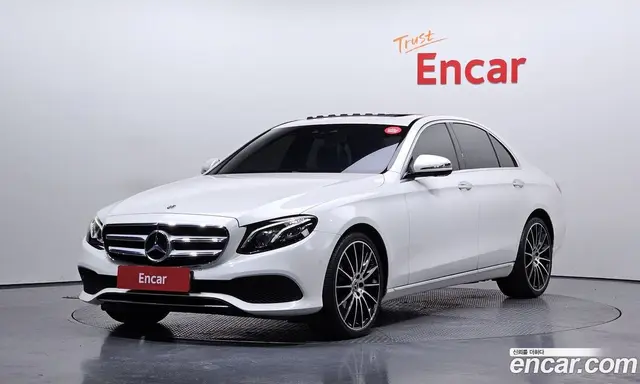 Mercedes-Benz E-Class 2018 2.0 автомат (гидро), миниатюра 1