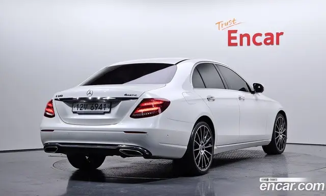 Mercedes-Benz E-Class 2018 2.0 автомат (гидро), миниатюра 2